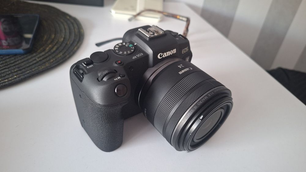 obiektyw Canon RF 24 mm f/1.8 Macro IS STM