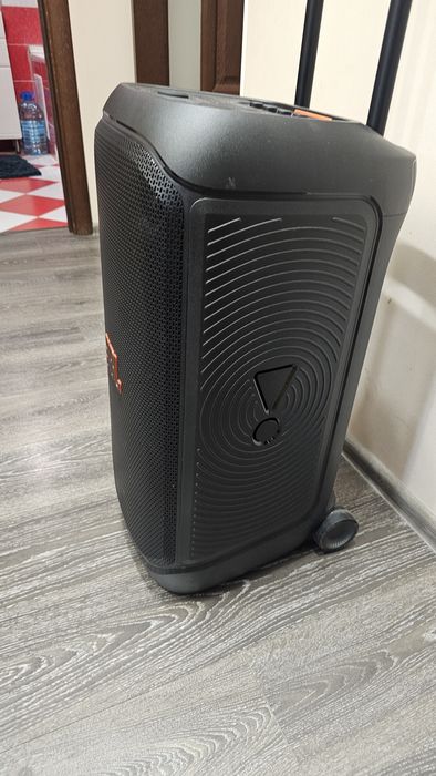 Продам колонку JBL 320