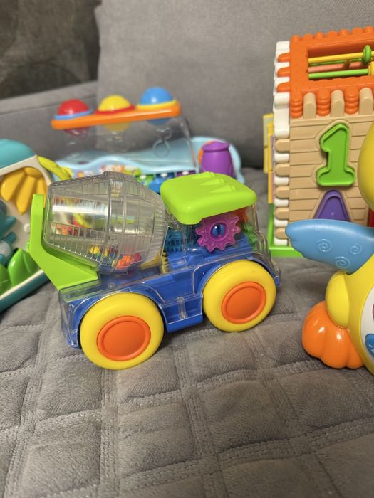 Дитячі іграшки в гарному стані!