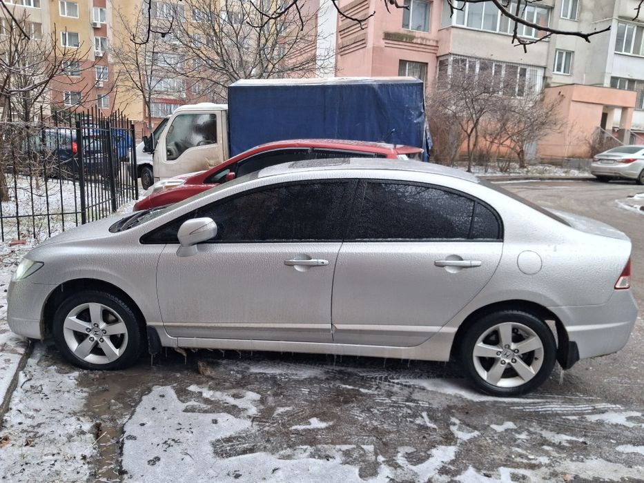 Продам авто хонда цивик 4д