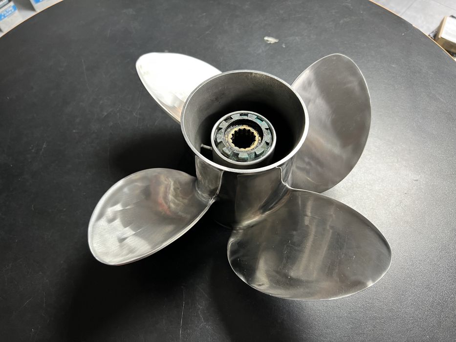 Solas Nierdzewna Śruba Napędowa 13-1/2 x 13 silnik zaburtowy yamaha