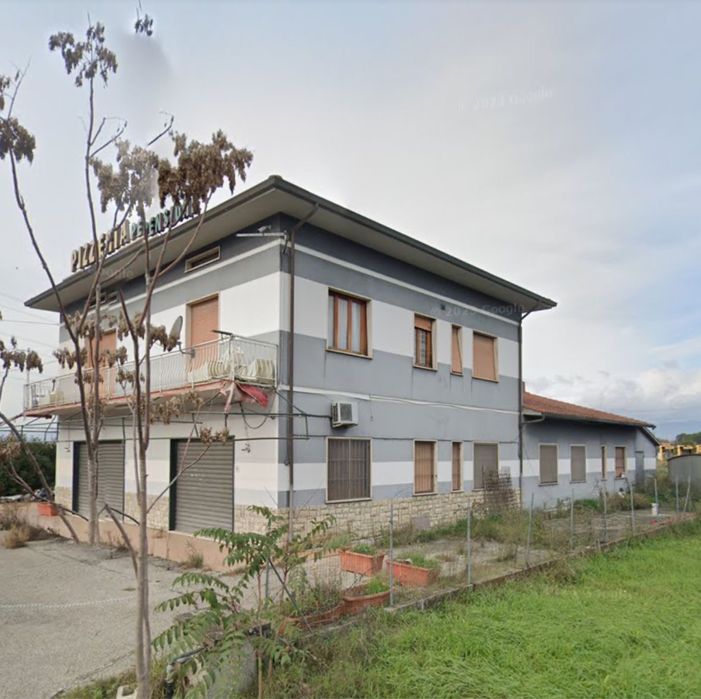 Продається в Італії ресторан/готель за деталями дзвоніть все пояснимо