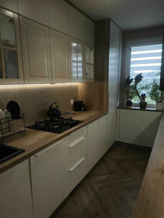 3 pokoje (65 m²) po remoncie, osobne biuro, 10. piętro – Łódź, Bałuty