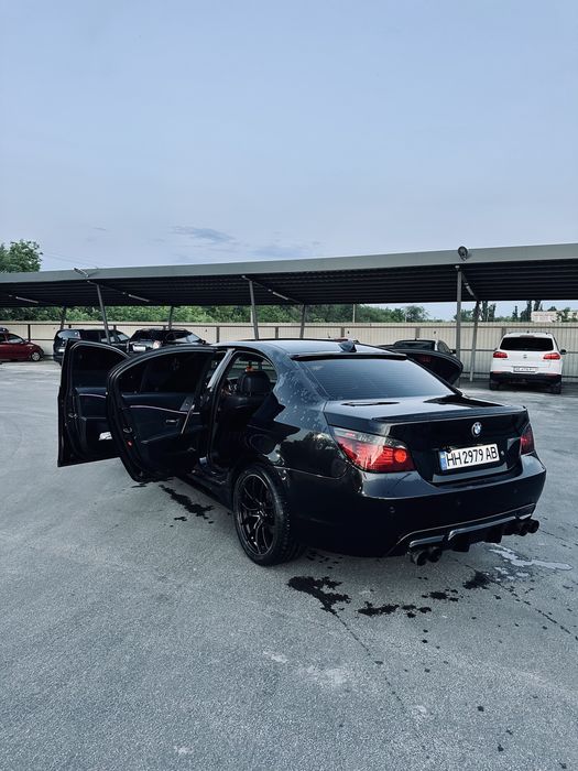 BMW  E60  2003 г  3л дизель
