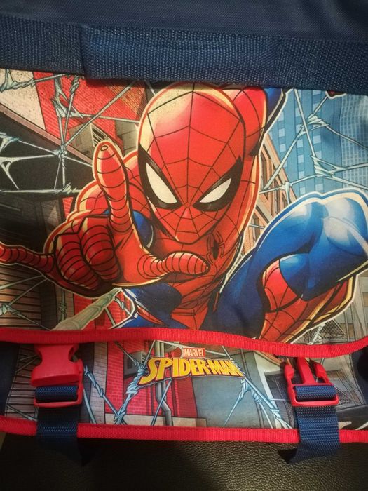 Продаю школьный рюкзак MARVEL " Spider-Man " человек-паук на колесах