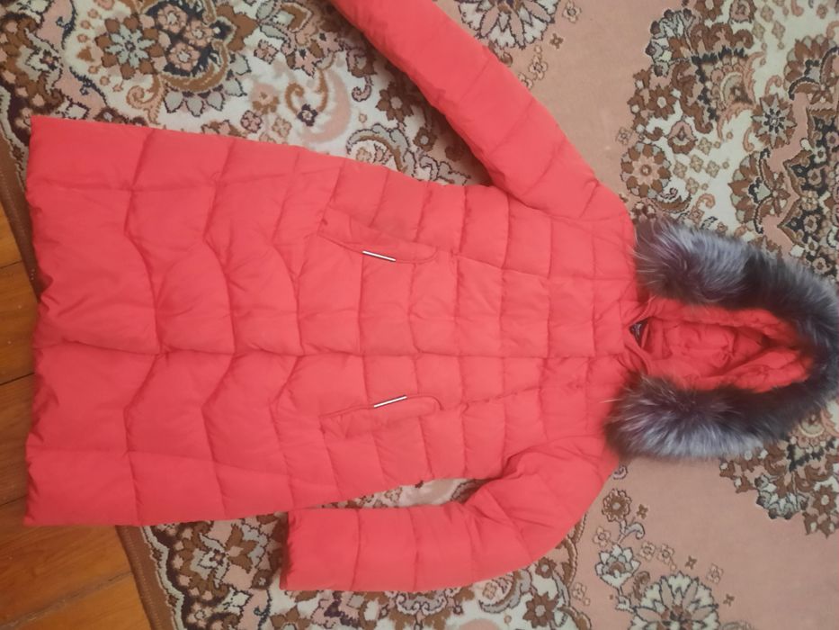 Пуховик s-m  в доброму стані