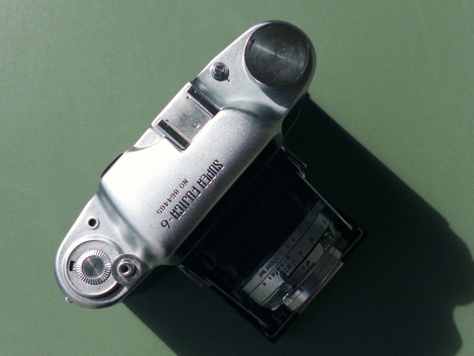 Super Fujica-6 - плівкова середньоформатна фотокамера