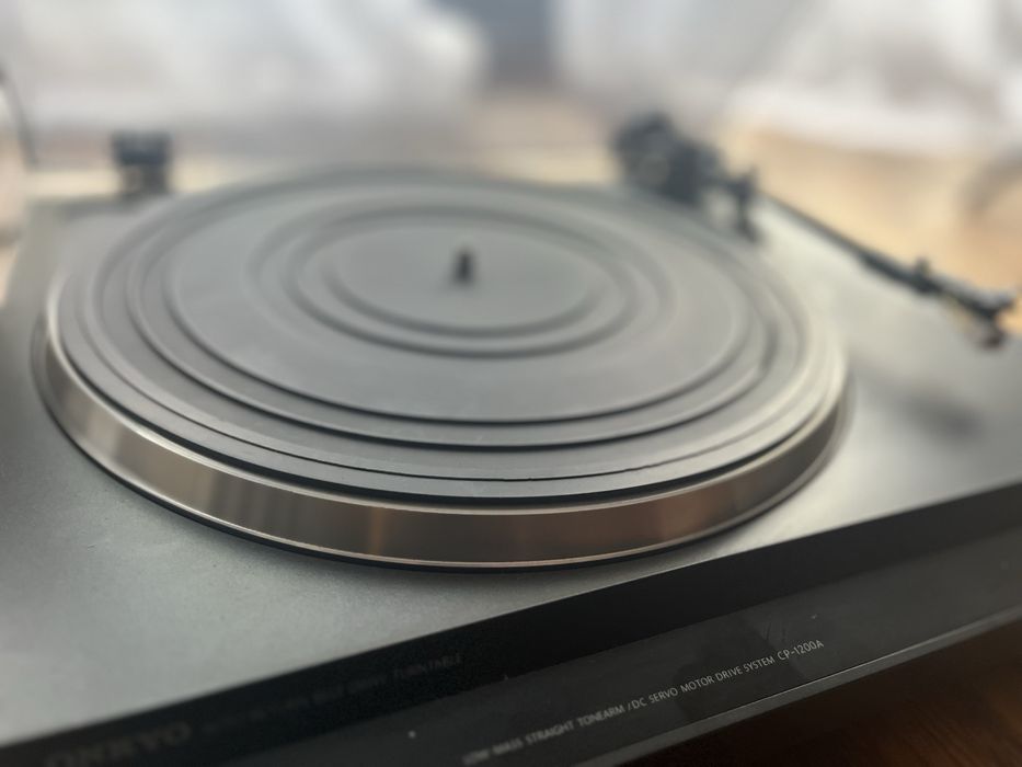 Gramofon Onkyo CP-1200A