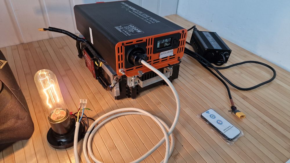 Аккумуляторная зарядная станция с инвертором на литиевая батарея синус ...