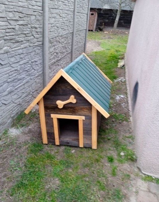 Будка для собак та котів