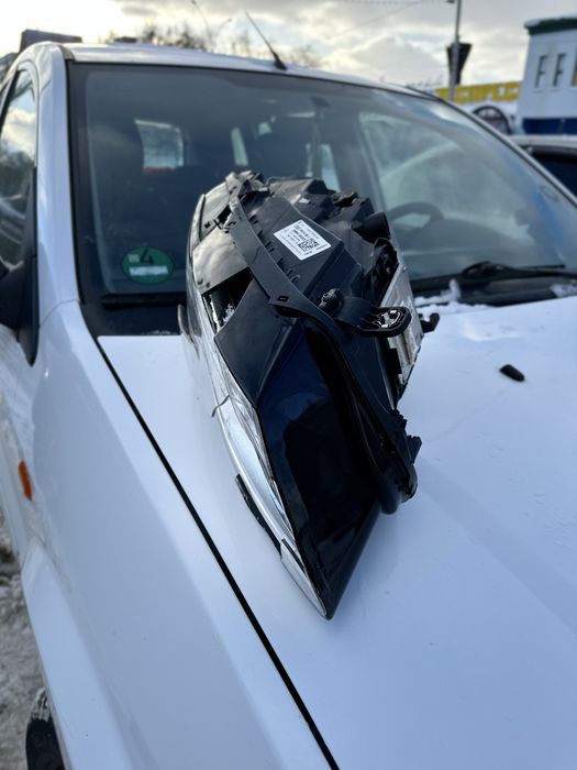 Фара Audi Q5 права 8R