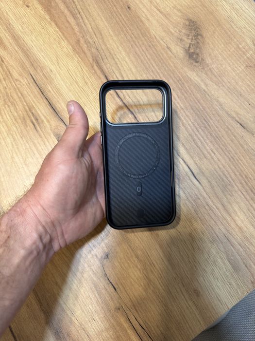 Карбоновый чехол Wiwu на iphone 17 pro max