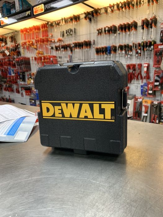 Nível Laser Luz Vermelha Cruzado DW088K