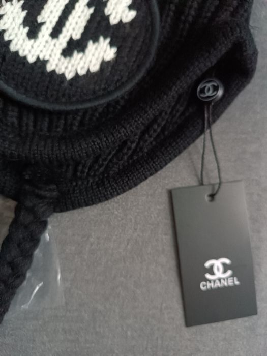 Modna czapka designerska glam