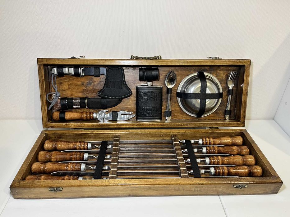 Набір шампурів в дерев'яному кейсі