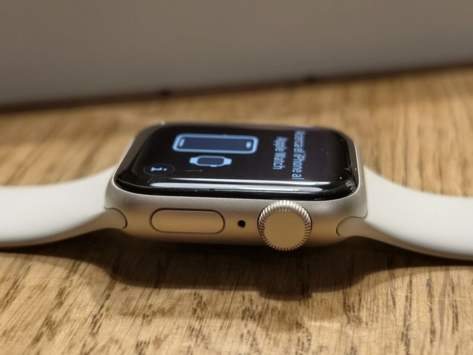 Apple Watch SE 3 GPS 40 mm Starlight Aluminium S/M
