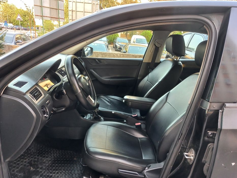 Skoda Rapid 1.6 TDI full estras AC