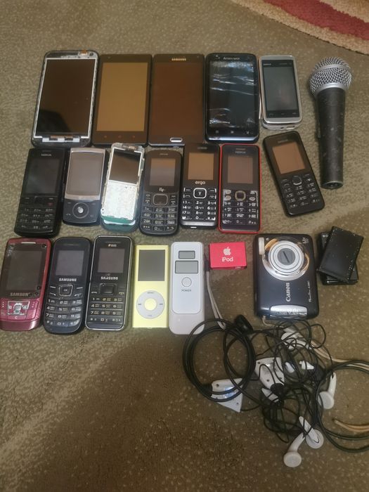 Продам  телефони