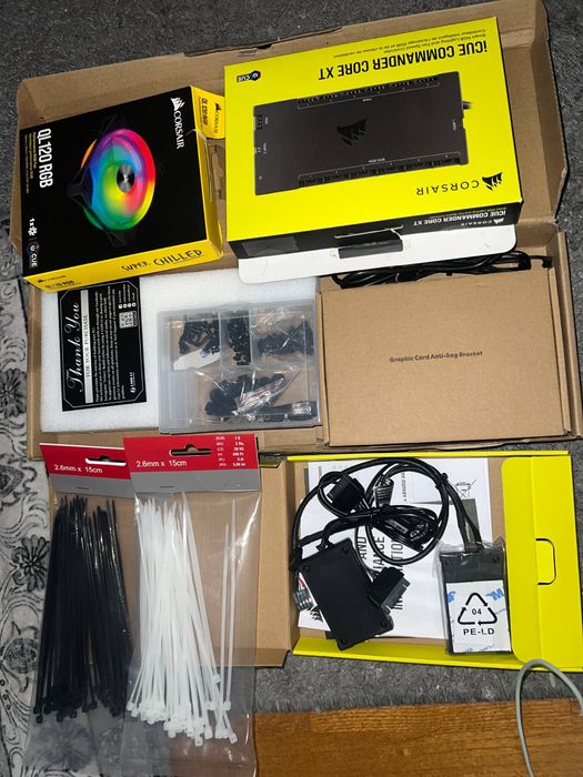 Lian Li O11D EVO RGB Lamborghini Edition + 6x Corsair QL120 RGB
