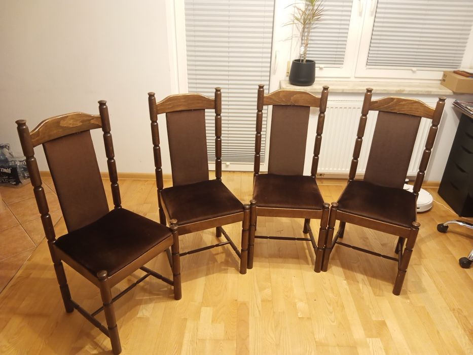 Klasyczne krzesła PRL