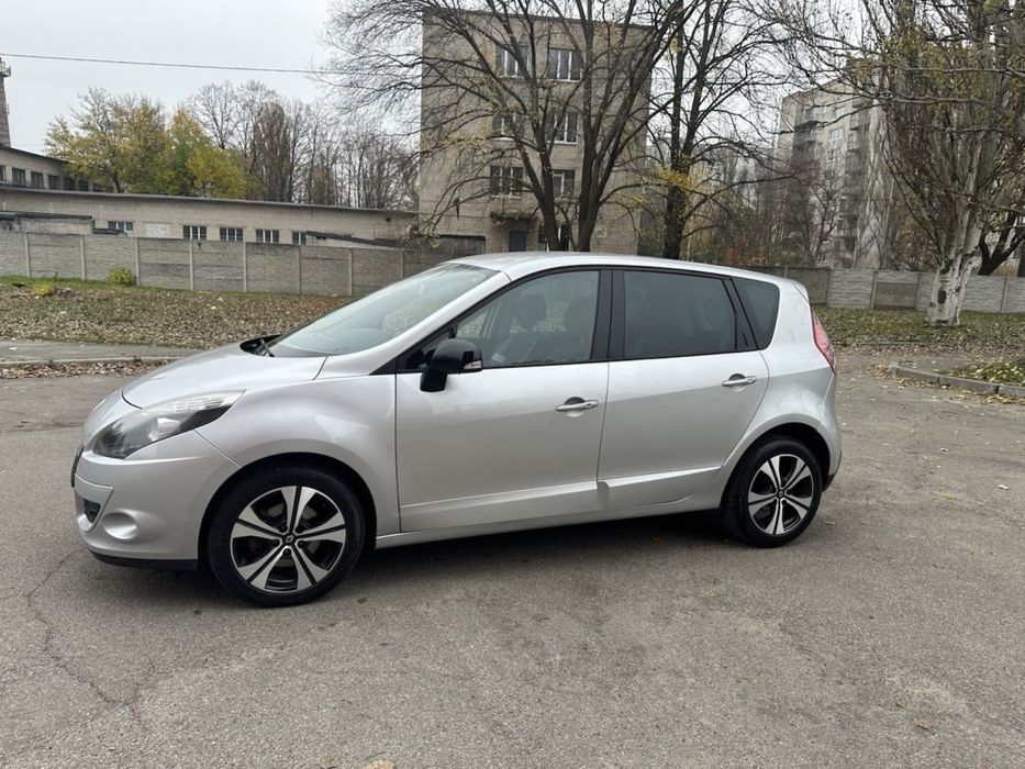 Авто рено сценик 2011. 1.6 дизель