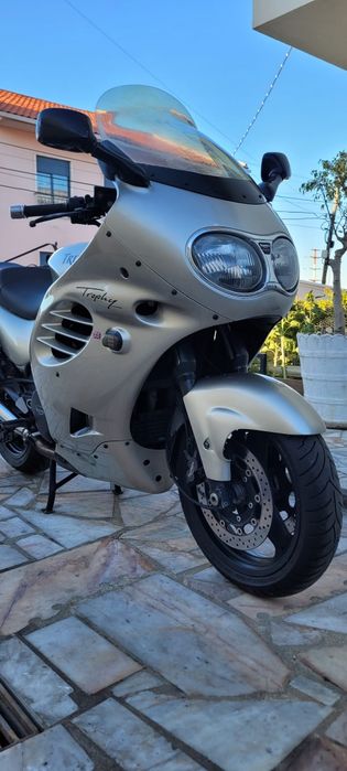 Triumph Trophy 900