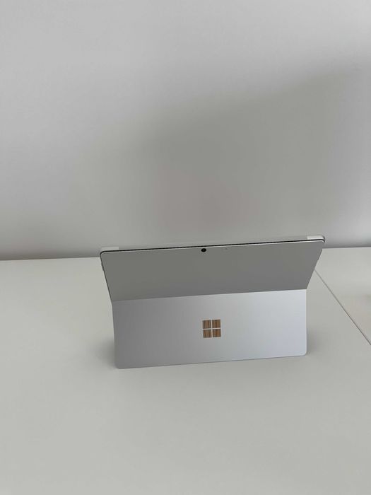 Windows Surface Pro 8 i5
