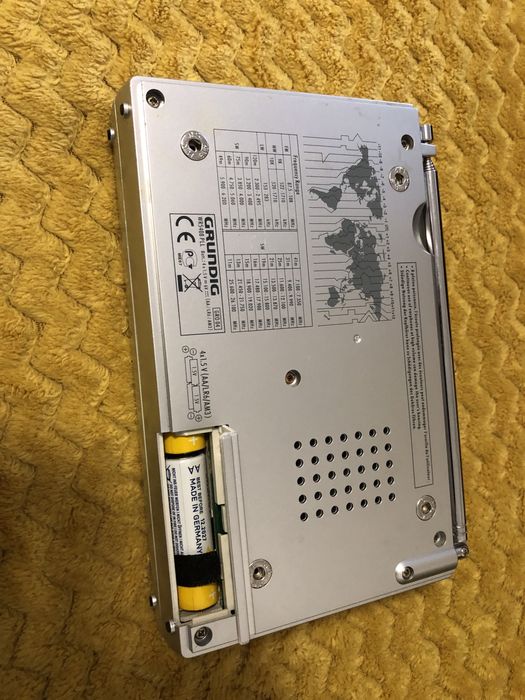 радиоприемник GRUNDIG