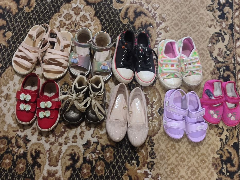 Дитяче взуття для дівчинки