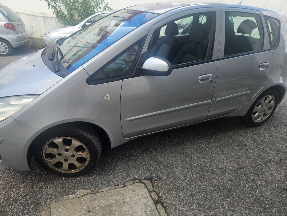MITSUBISCHI COLT 1.3 AR Condicionado