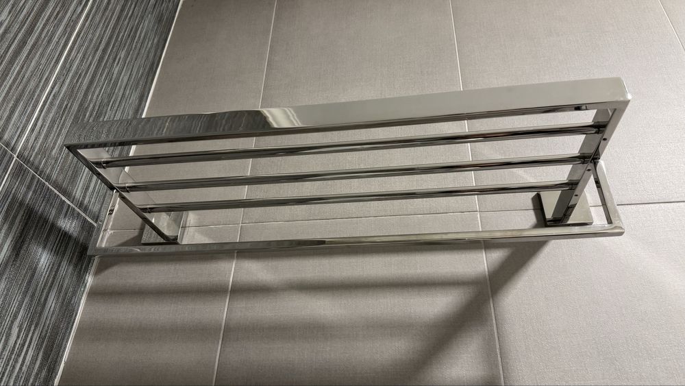 Porta toalha em ótimo estado