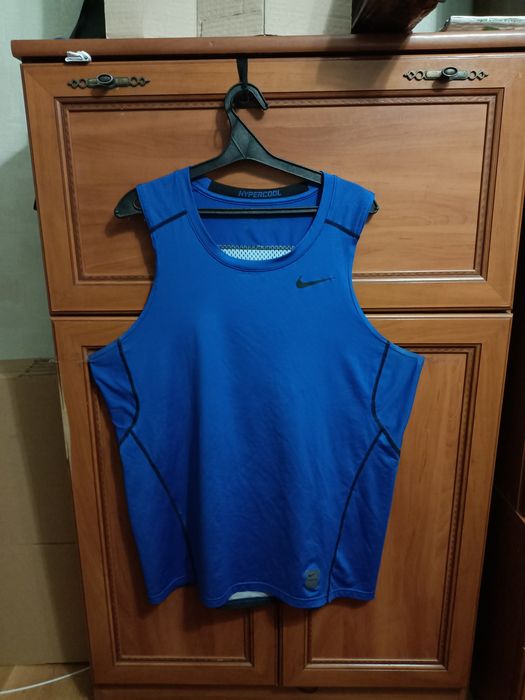 Майка    Nike  Pro Combat   Hypercool           .