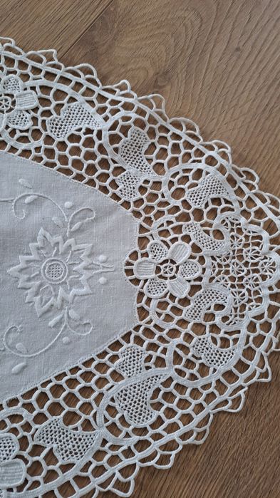 Napron em linho com renda veneza