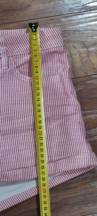 Spodenki H&M rozm L wymiary na fotkach.  98% Cotton