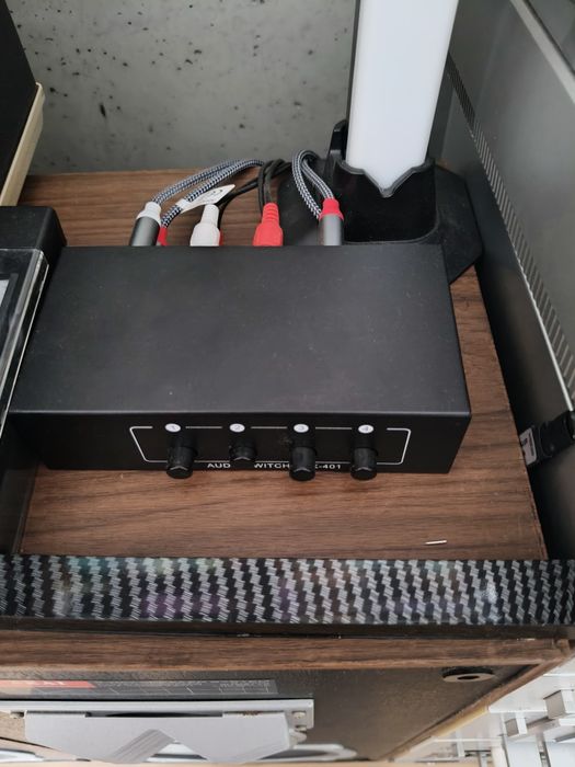 Zestaw Akai plus 4 kolumny