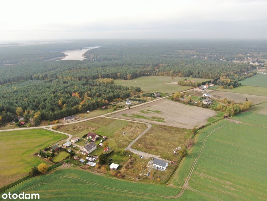 Działki budowlane od 1100 do 887 m2.