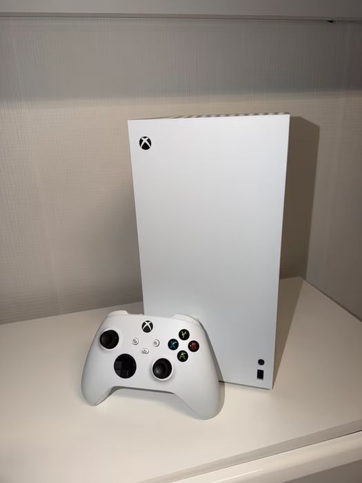 Xbox Series X Digital 1TB z padem stan idealny