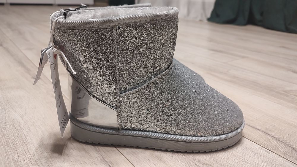 Угги  для дівчинки