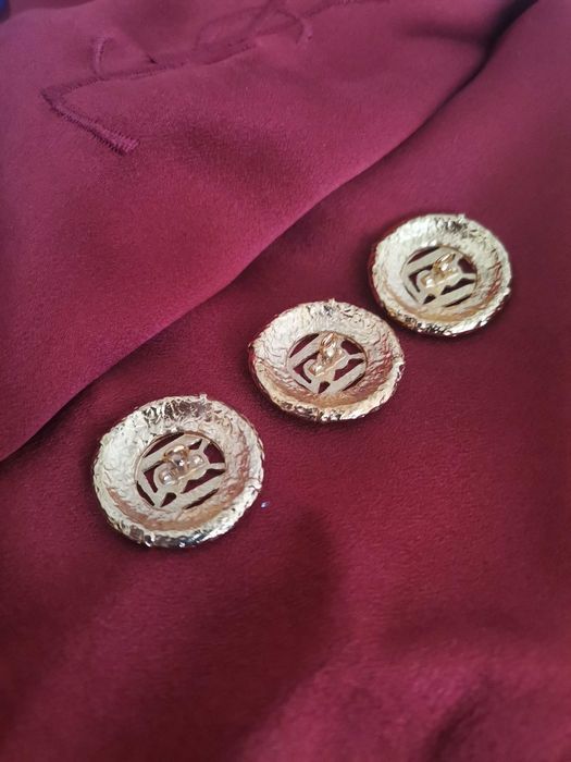 Botões Yves Saint Laurent