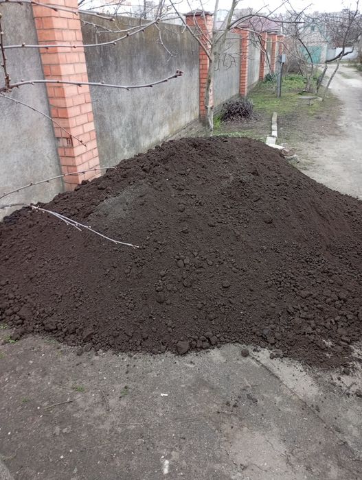 Продаю чорнозем в мешках или навалом до 6 тонн.