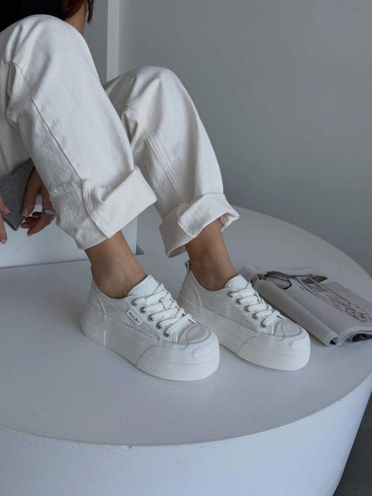 Кросівки жіночі білого кольору ALLSY.– 38р.