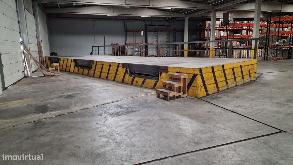 Armazém logístico 2900m2 c/ 5 cais - aeroporto - totalmente remodelado