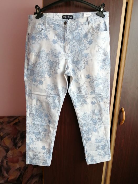 Spodnie w kwiaty denim 44