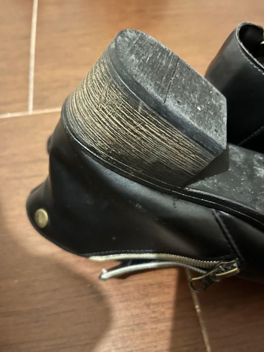 Botas senhora em pele quentinhas em ótimas condições usados
