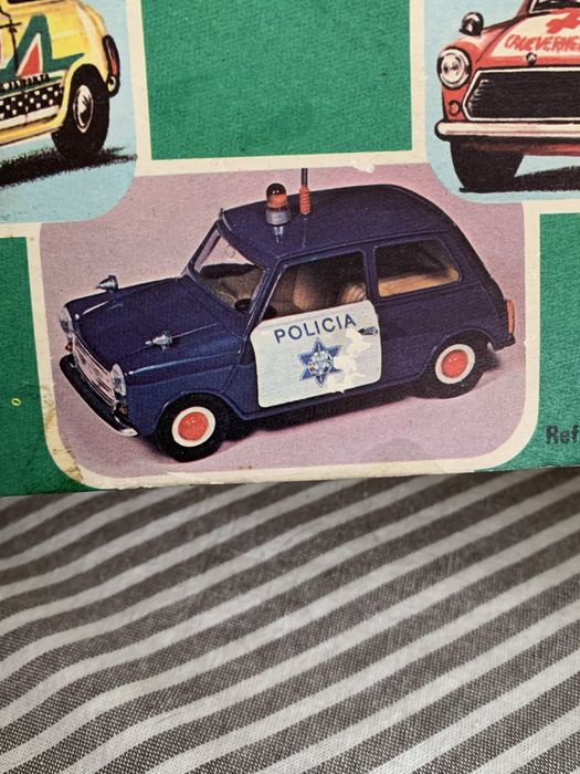Carro antigo Austin Mini de friccao - PEPE