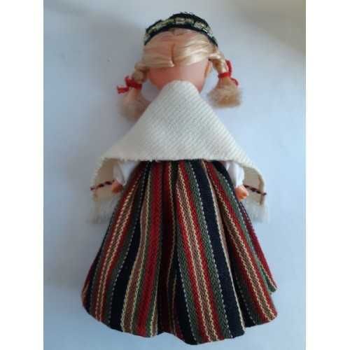 Статуэтка кукла Девушка в национальном костюме h 22 см.