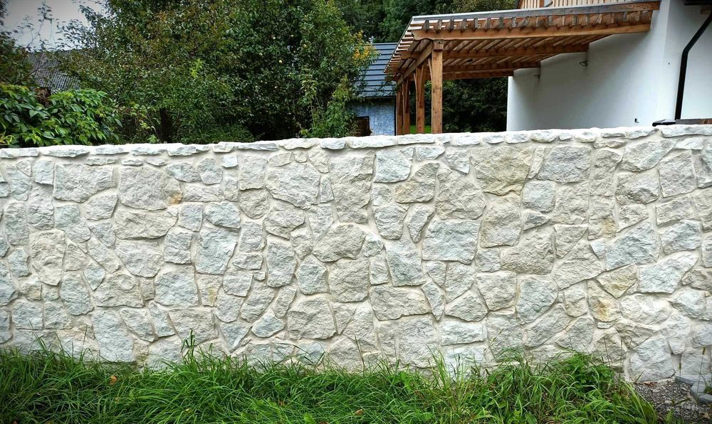 Grill z kamienia, wędzarnia, posadzka kamienna