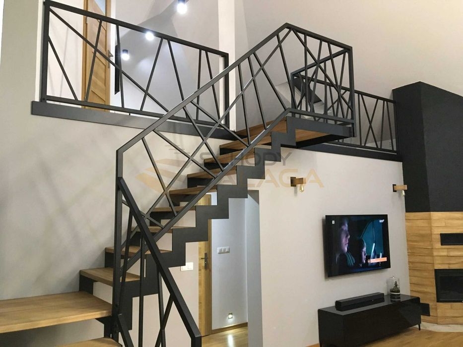 Schody loft na konstrukcji stalowej, metalowe, samonośne.