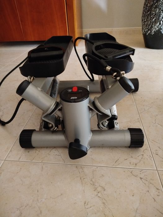 Máquina Step para pernas e braços