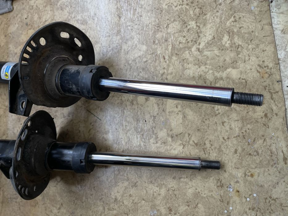 Опора,подушка стойки амортизатора/Амортизатори передні.